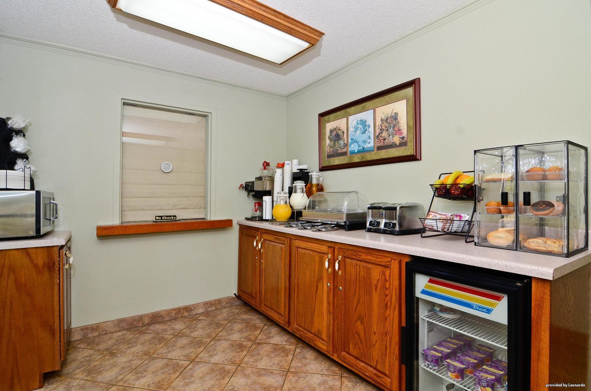 Econo Lodge Ripley Restaurant foto