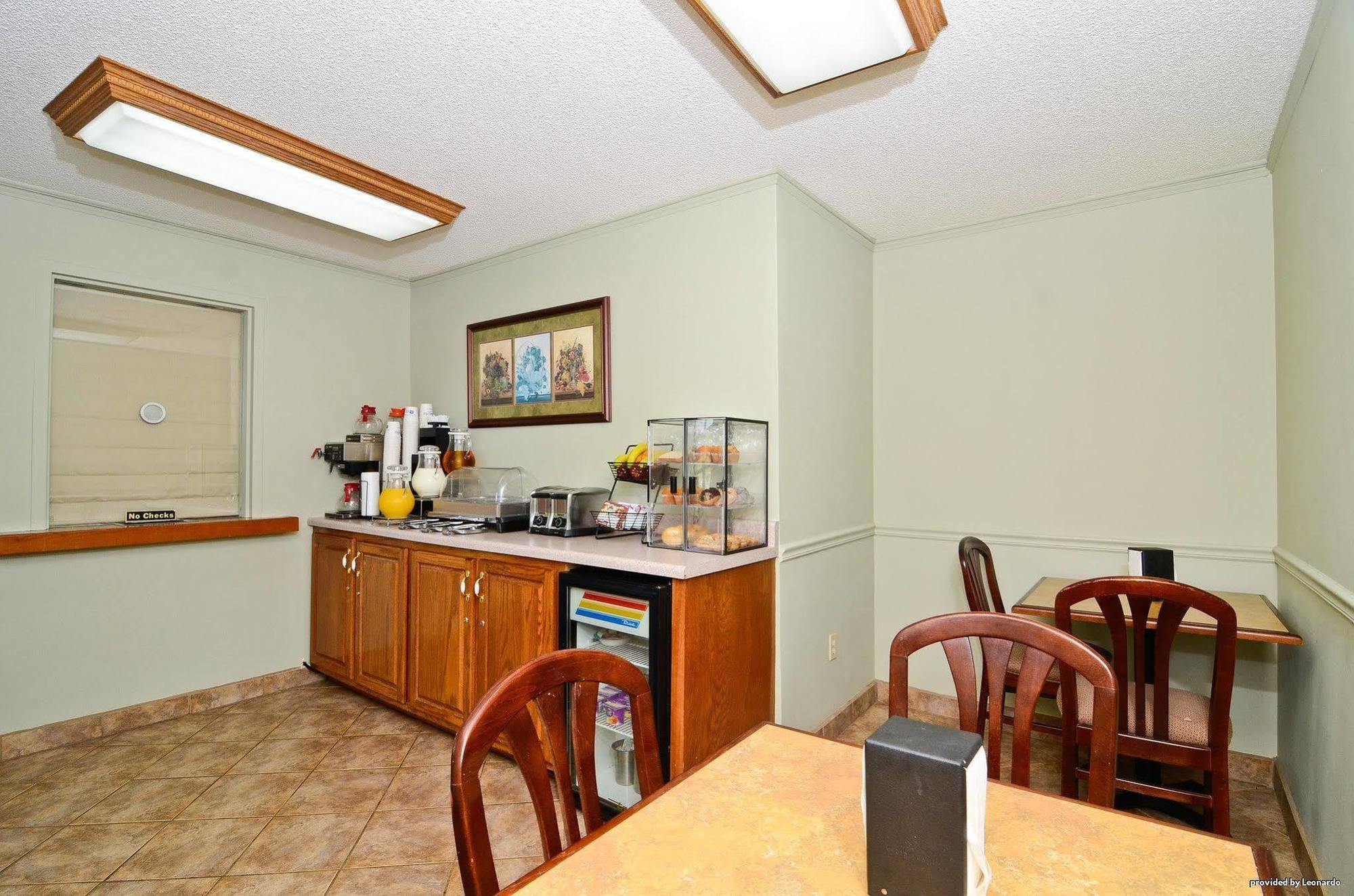 Econo Lodge Ripley Restaurant foto